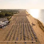 Seaside Escape With Pool View Bibione