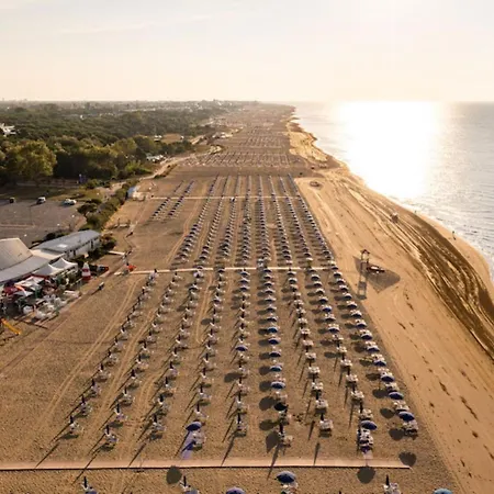 Seaside Escape With Pool View Bibione