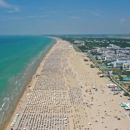 Seaside Escape With Pool View Bibione
