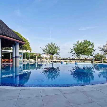 דירה Seaside Escape With Pool View ביביונה