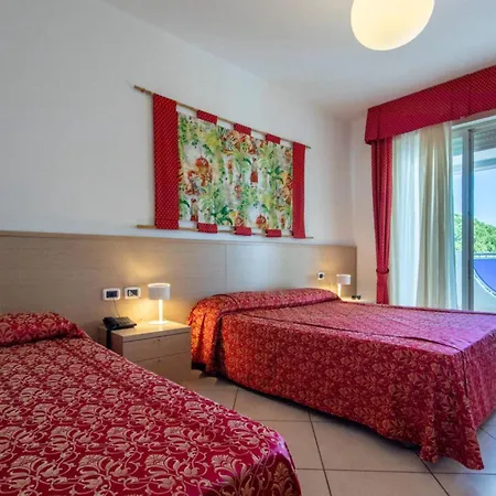 Seaside Escape With Pool View דירה ביביונה