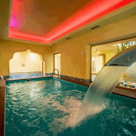 דירה Seaside Escape With Pool View *