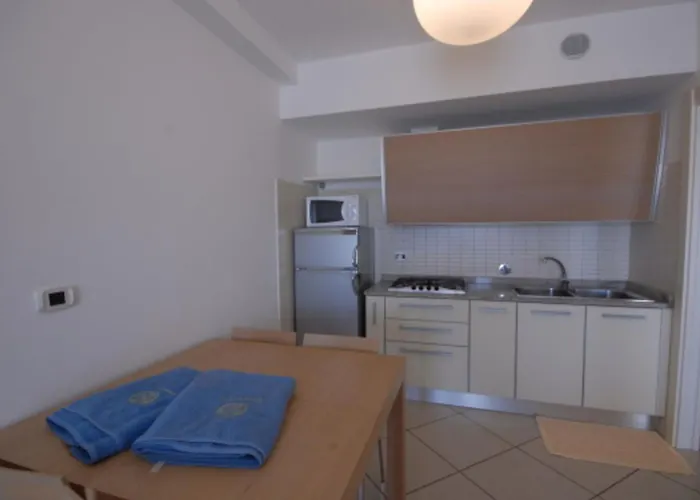 Seaside Escape With Pool View Apartman *